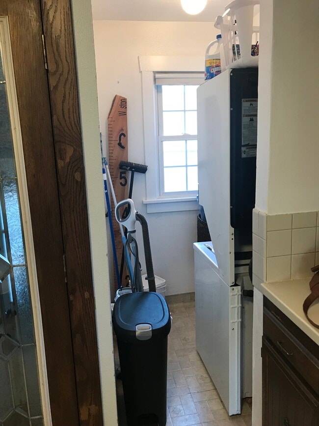 213 S 100 W Unit 2 middle, TOOELE, UT 84074