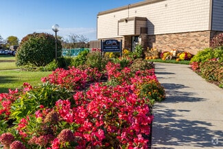 4200 N Main St, Racine, WI 53402