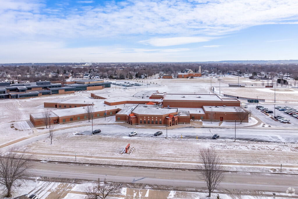 West De Pere Middle School has 501 students.