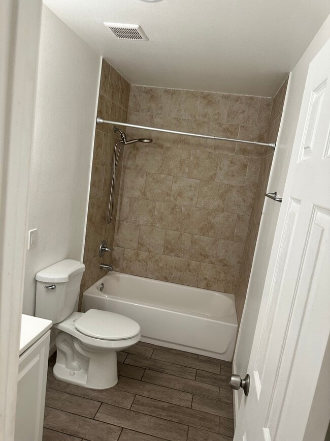 272 E Jackson St unit D, Rialto, CA 92376 - photo 4