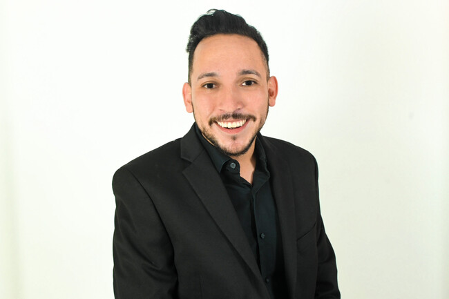 Agent Photo