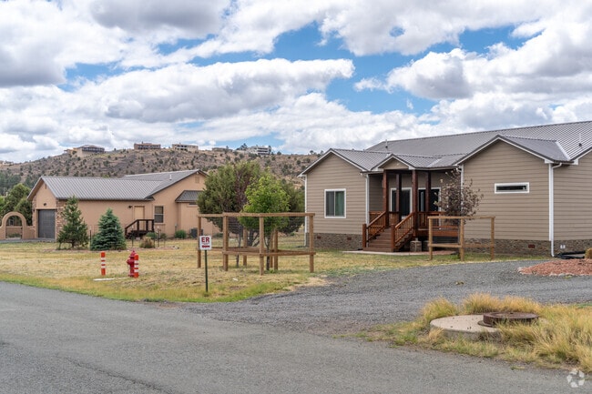 Custom-built homes in Alto tailored to owners' desires and the mountain environment.