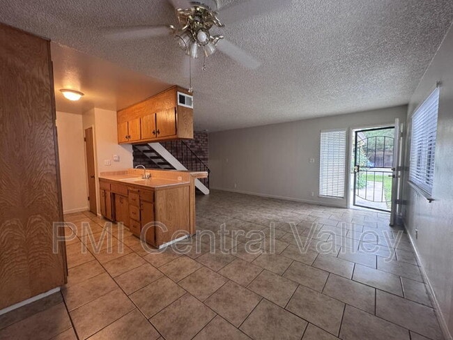 1331 Pinetree Dr, Stockton, CA 95203 - photo 3