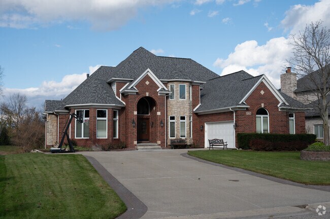 Residents of Oxford enjoy large homes surrounded by farmland.