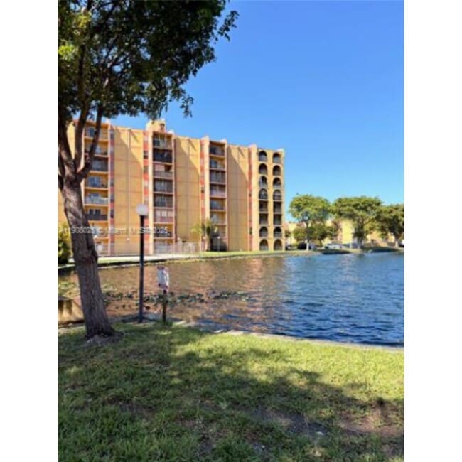 4719 NW 7th St, Miami, FL 33126 - photo 3