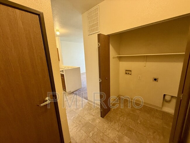 1600 I St unit 2104, Sparks, NV 89431 - photo 2
