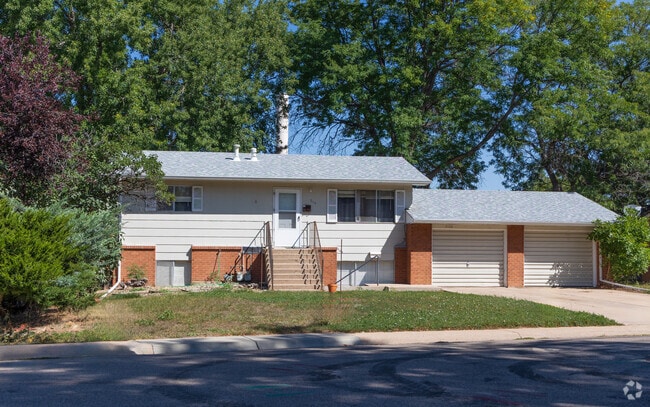 Homes with two car garages are found in Foothills Green Fort Collins, CO.
