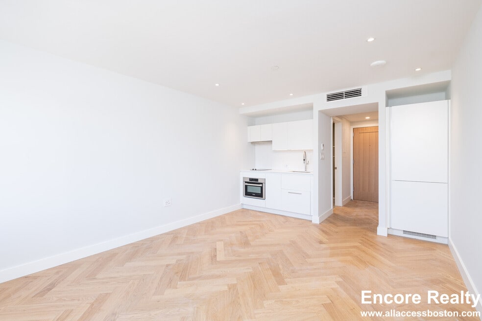 12 Commonwealth Ave unit 604, Boston, MA 02116 - photo 1