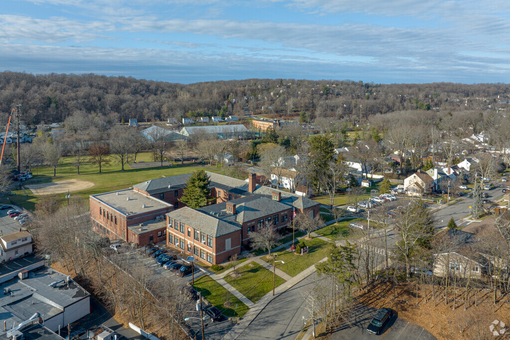 St. Cloud Elementary School is a Public Elementary School
in West Orange, NJ.