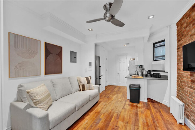 52 Barrow St unit ID1250757P, New York, NY 10014 - photo 2