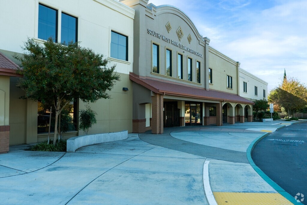 South/West Park Elementary School serves students in the Tracy community.