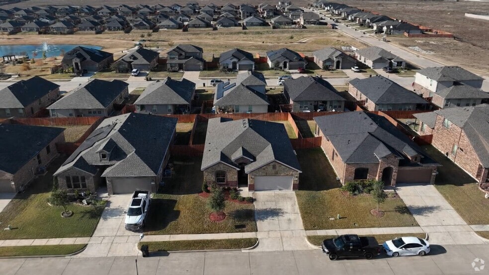 1106 Tiburon Trail, Cleburne, TX 76033 - photo 2