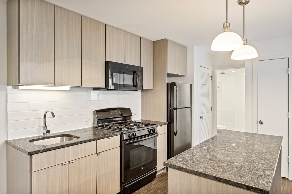 5410 N Winthrop Ave unit 513, Chicago, IL 60640 - photo 1