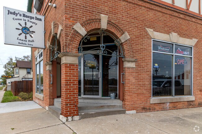 Residents can get lunch at Judy's Barge Inn in Buffalo.