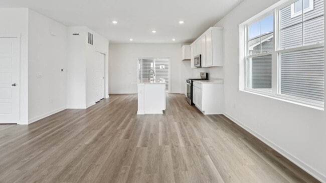 523 Trysil Aly N, Stoughton, WI 53589 - photo 3