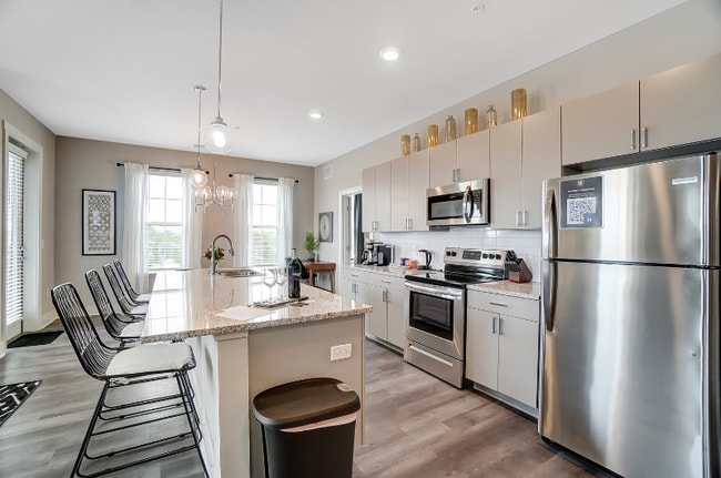 2875 Olentangy River Rd unit . 509, Columbus, OH 43202 - photo 5