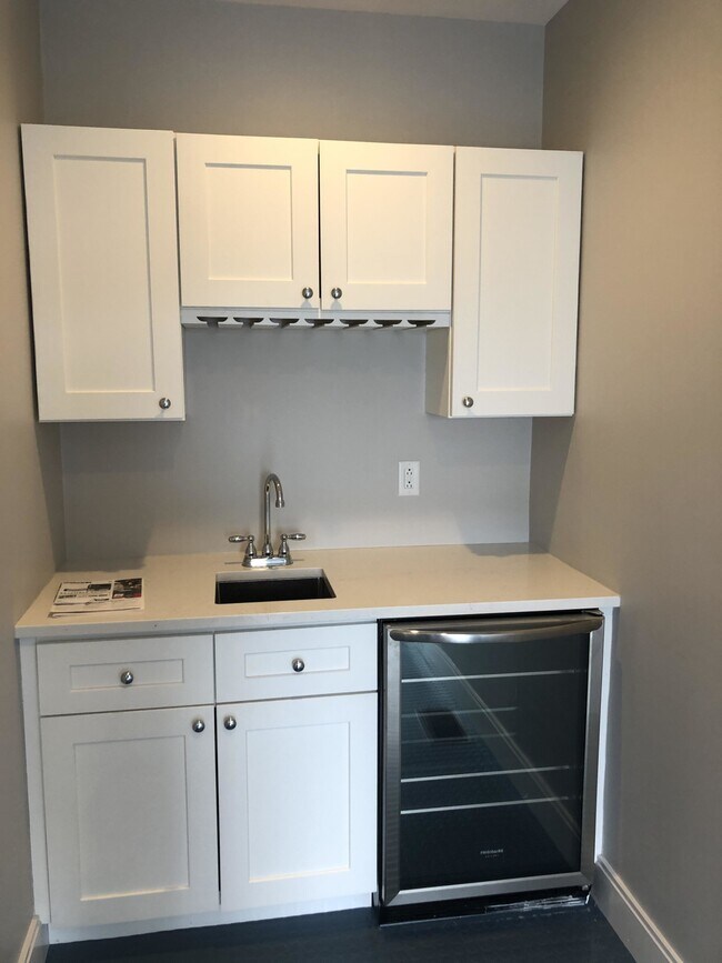 50 Forsyth St unit 4, Boston, MA 02115 - photo 3