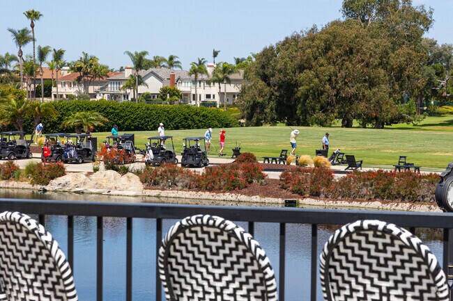 The Huntington Club offers golf, dining, and social events near Edwards Hill.