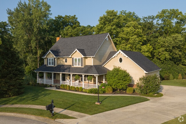 Some larger inland homes back from the reservoir in Geist.