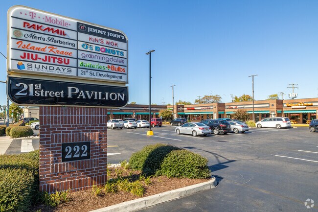 21st Street Pavilion is a shopping center for residents of Hunter's Square.