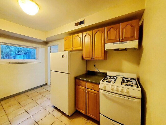 17 Bay St unit 3L, Cambridge, MA 02139 - photo 2