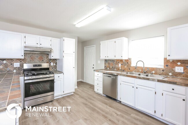 413 N Seminole Dr, Independence, MO 64056 - photo 7