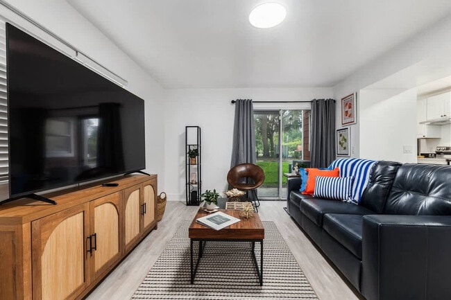 2360 SW Archer Rd unit ID1356332P, Gainesville, FL 32608 - photo 4