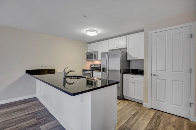 377 Main St unit 208, Niantic, CT 06357 - photo 3