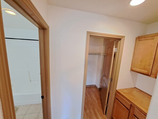 805 H St unit 14 Private Room+Bat, Davis, CA 95616 - photo 4
