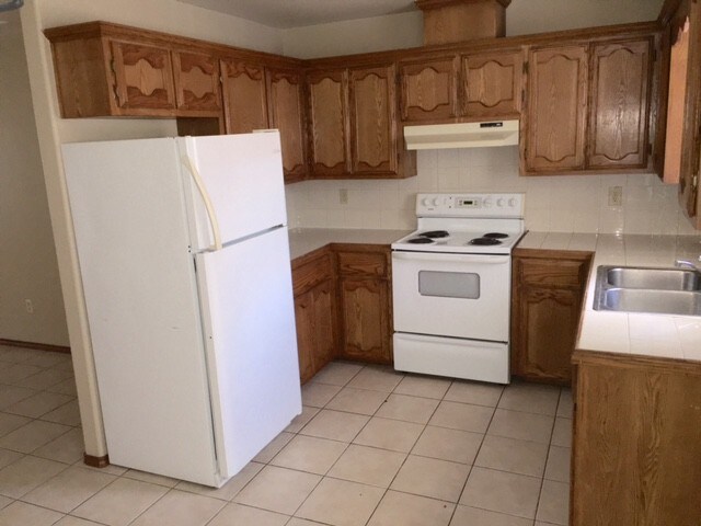 1307 N Sal St unit 2, Edinburg, TX 78541 - photo 7