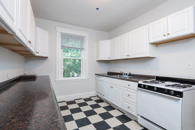 18 A Forest St unit 43, Cambridge, MA 02140 - photo 7