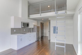 5001 Brooklyn Ave NE, Seattle, WA 98105