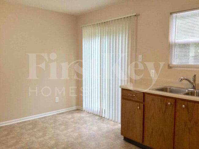 4122 Congaree Dr, Indianapolis, IN 46235 - photo 3