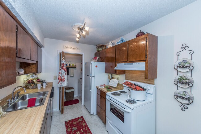 Pine Lakes, Goose Creek, SC 29445 - photo 6