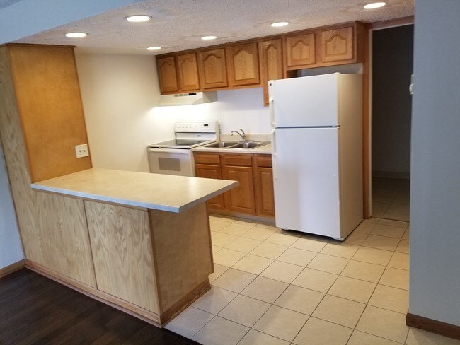 Seven Stories East Condominiums unit 226, Akron, OH 44312 - photo 2