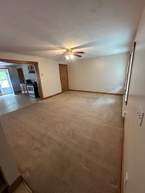 379-385-385 Main St unit 381, Gilbertville, MA 01031 - photo 4