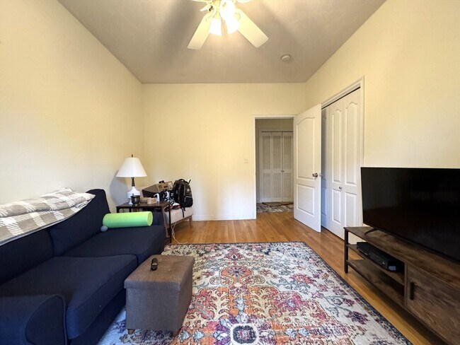22 Bow St unit 2, Somerville, MA 02143 - photo 4
