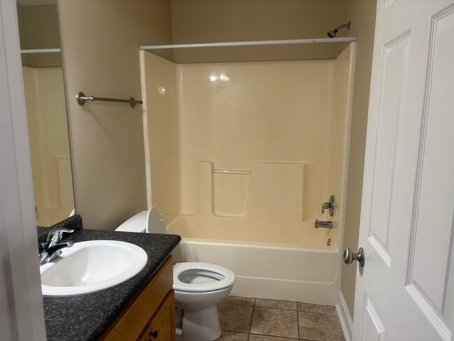 112 Lakeview Commons Dr, Statesboro, GA 30461 - photo 2