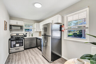 6 N Locust Ave, Marlton, NJ 08053