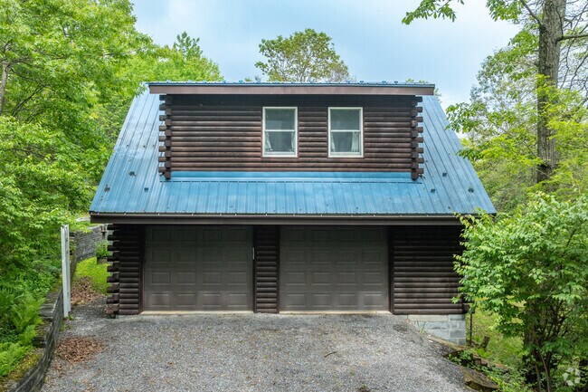 Cabins can be found tucked away in private settings in the mountains that surround Fort Loudon.