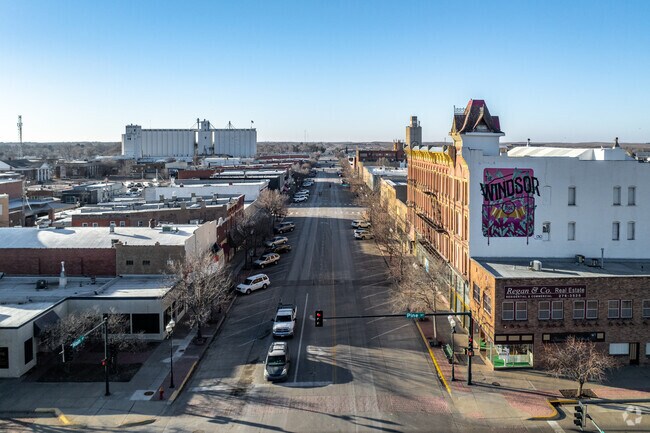 Downtown Garden City offers a plethora of shops and restaurants.