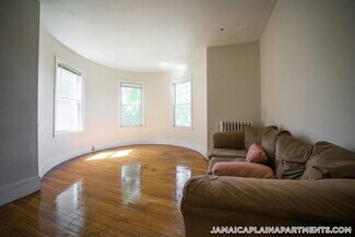 452 Centre St Unit 2, Boston, MA 02130