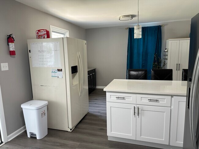 713 Biddle Rd unit Bedroom 6, Glen Burnie, MD 21060 - photo 4