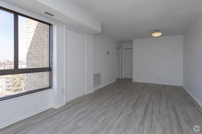 1BR, 1BA - 680 SF