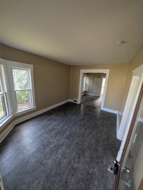 1019 W 10th St Unit Down, Lorain, OH 44052