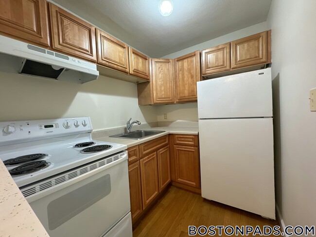 34 Gardner St unit 3, Allston, MA 02134 - photo 5