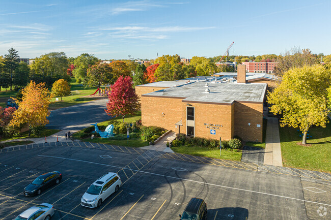 Highlands Elementary School has 501 students in grades PK, K-5.