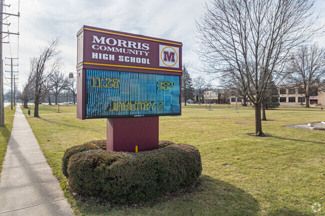 Morris Community High School is located at 1000 Union Street in Morris, IL.
