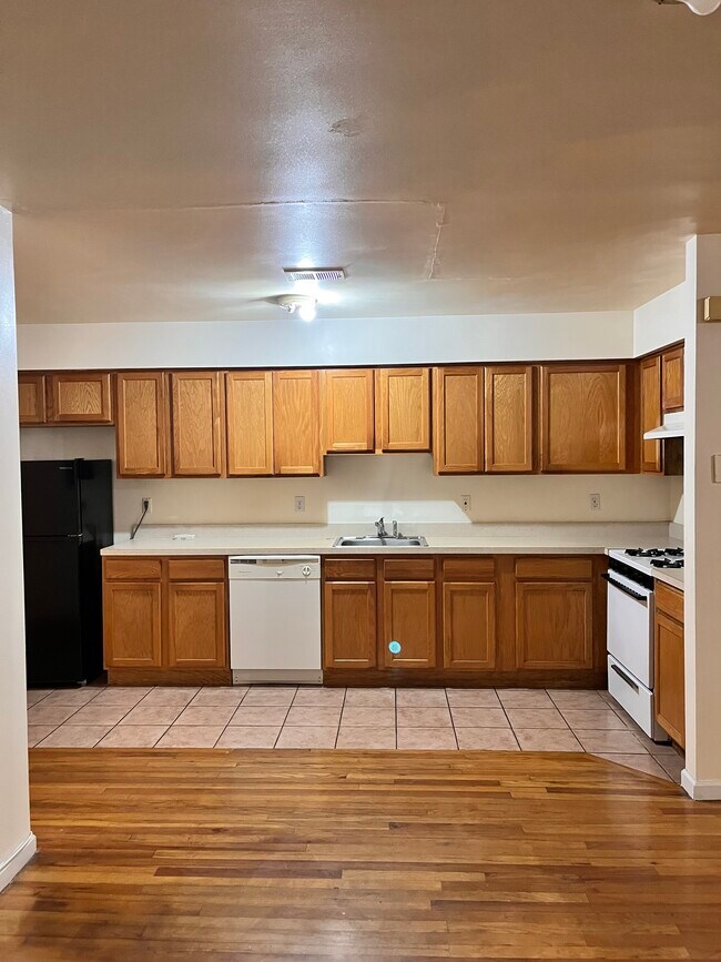 318 Magnolia Ave unit 2, Elizabethport, NJ 07206 - photo 6