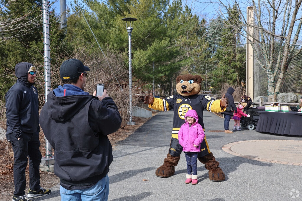Blades, the Boston Bruins Mascot is the special guest star for Hockey and Honey event.